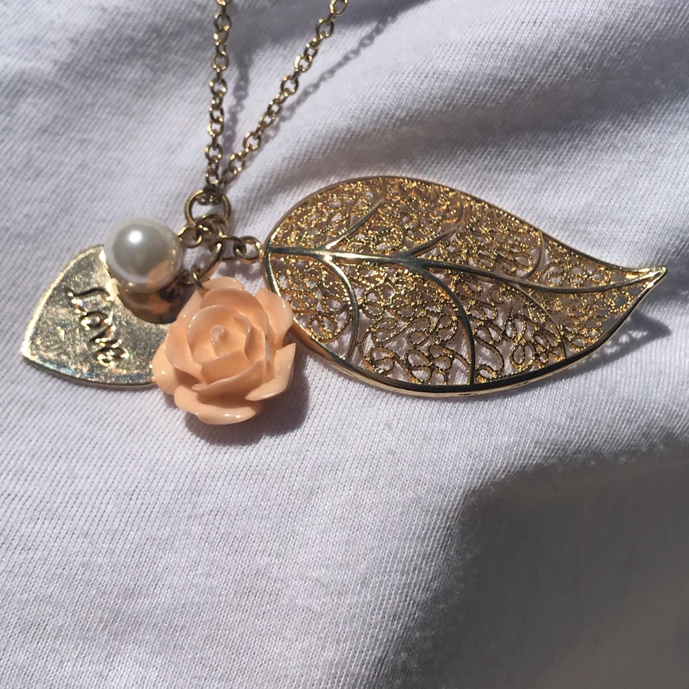 ❤️ Gold Heart/Leaf/Rose Necklace